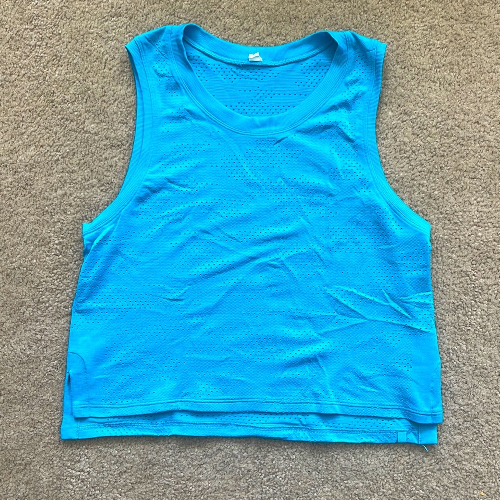 Lululemon train to be tank